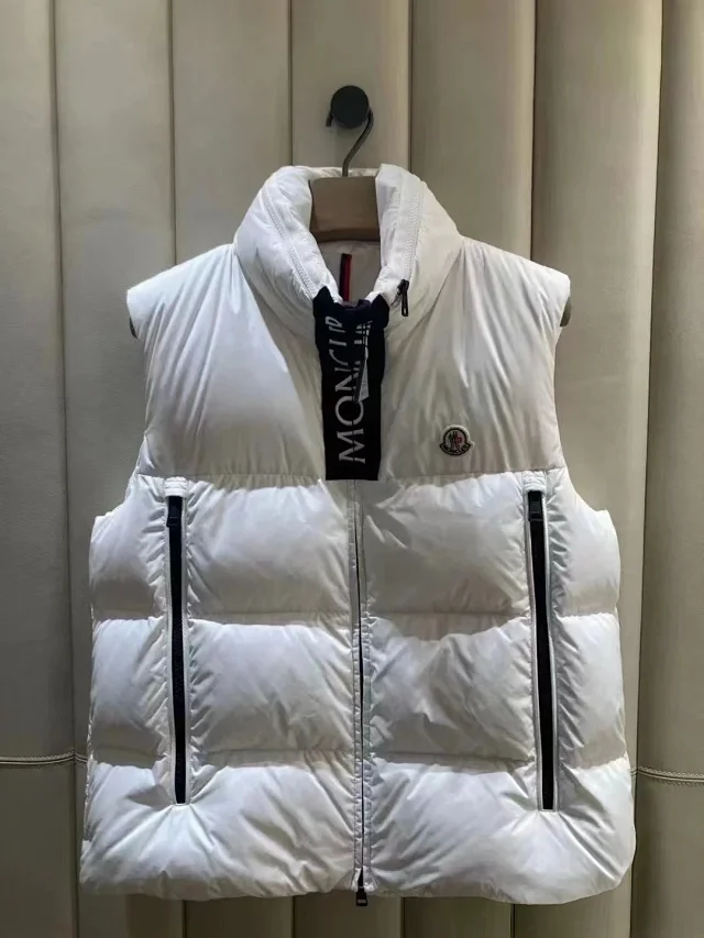 Moncler Vests Quilted Hooded Puffer Vest product detail image 9