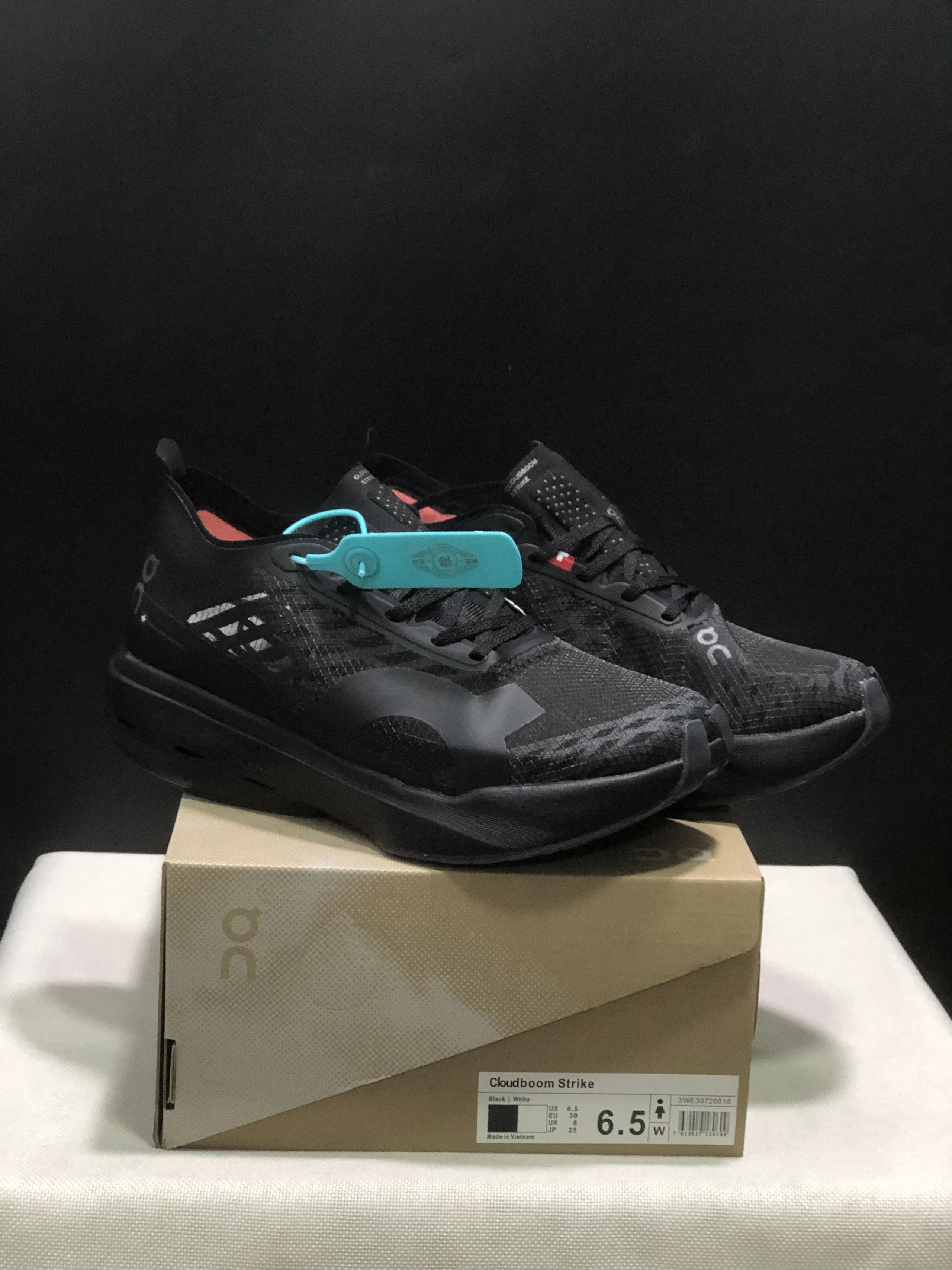 On Sneakers Cloudboom Strike and mesh running shoe styles — 25