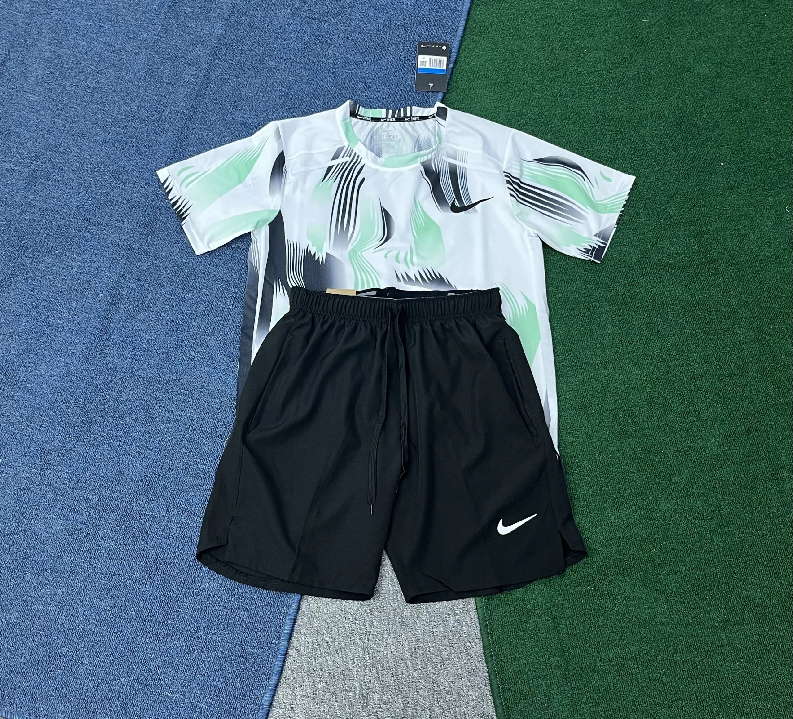 Nike Matching Sets Dri-FIT short-sleeve T-shirt and shorts set image 8