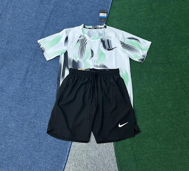 Nike Matching Sets Short-Sleeve Graphic T-Shirt and Shorts Set product detail image 8