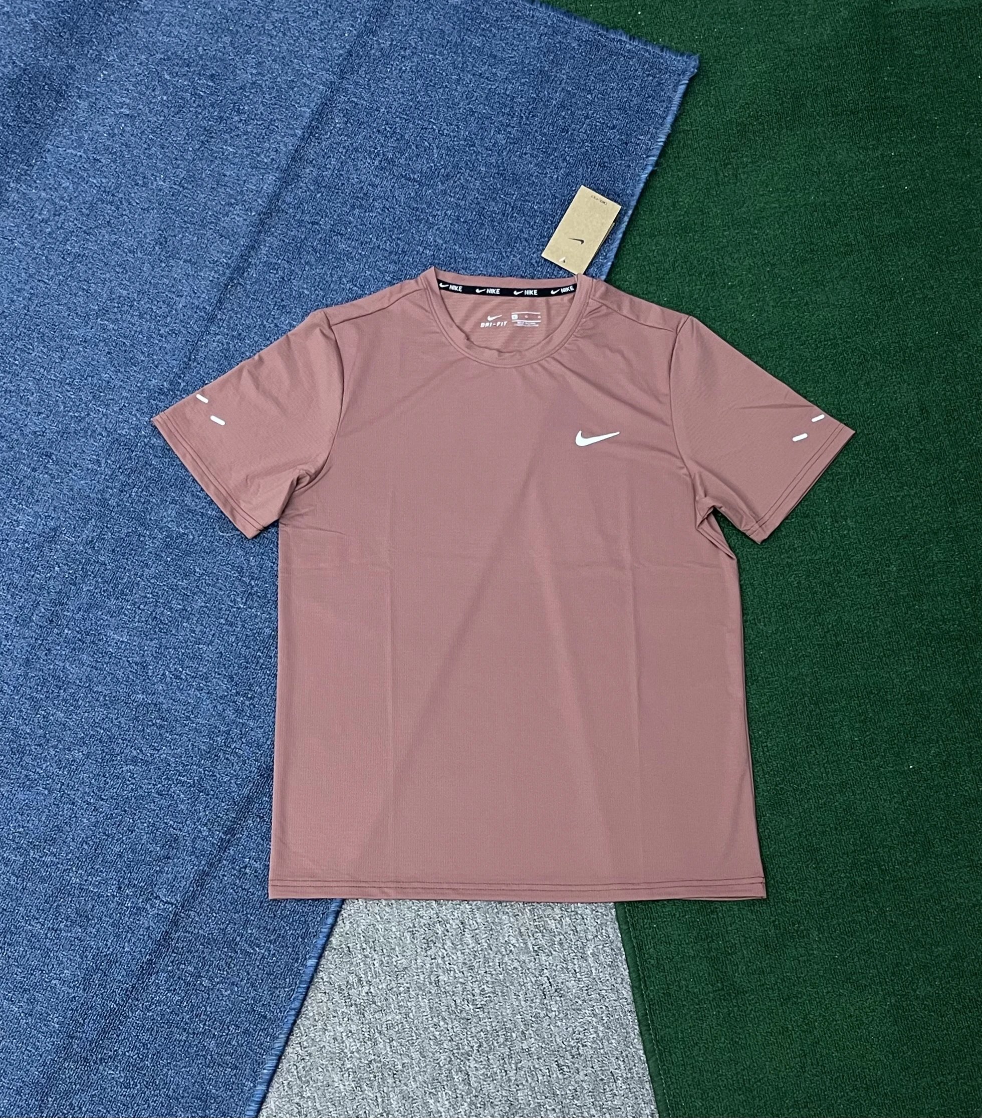 Nike T-Shirts Dri-FIT Short-Sleeve T-Shirt image 4