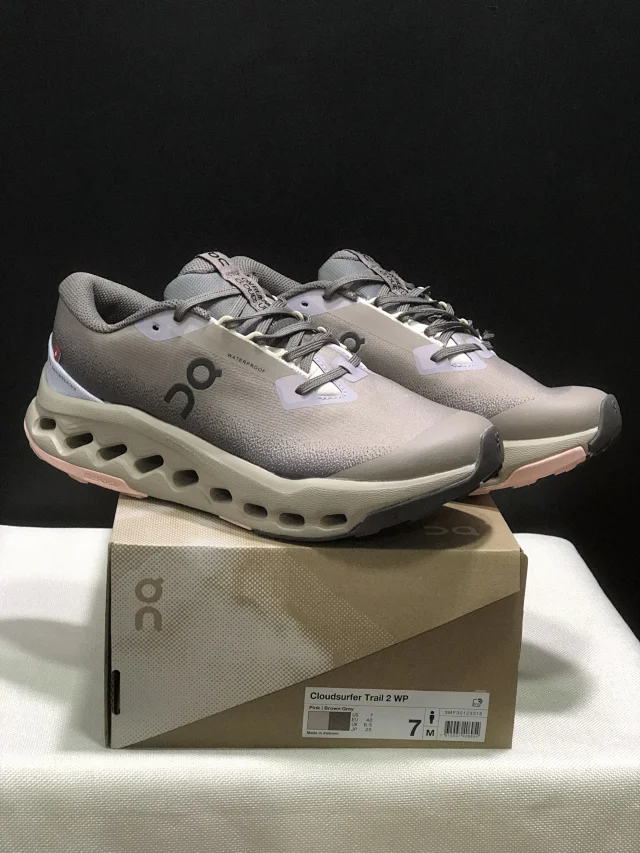 On Sneakers Cloudsurfer Trail 2 WP product detail image 2