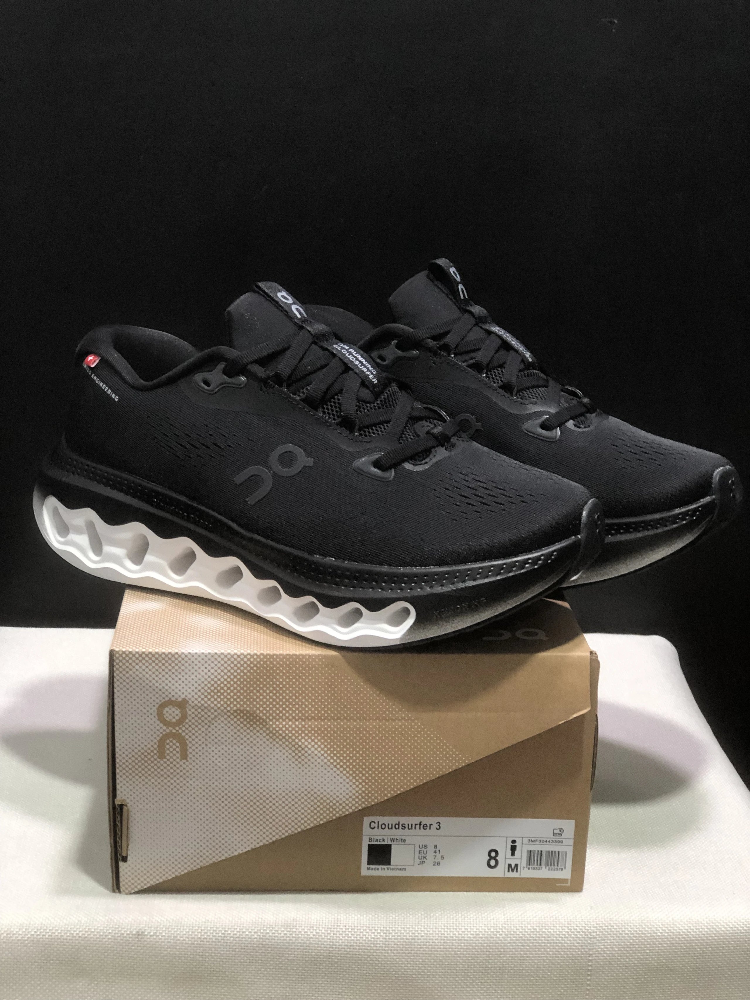 On Cloudtilt and Cloudsurfer 3 running shoes — 20
