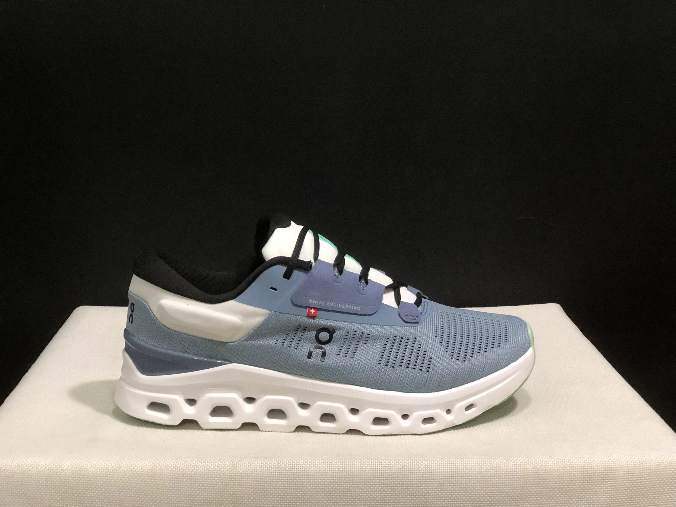 On Sneakers Cloudvista 2 — 12