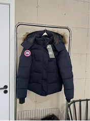 Canada Goose Down Jackets Quilted puffer jacket with Arctic Program sleeve patch product detail image 10