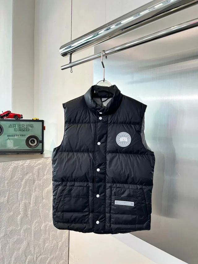 Canada Goose Vests Quilted Puffer Vest with Stand Collar product detail image 5