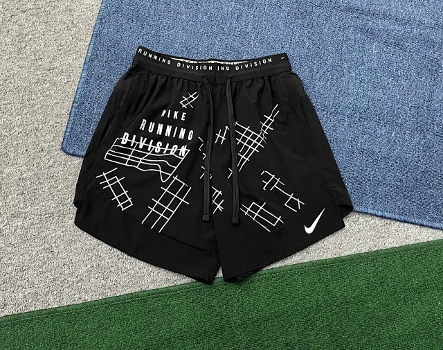 Nike Matching Sets Running Division Graphic product detail image 3