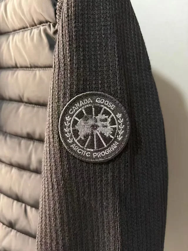Canada Goose Down Jackets Quilted puffer jacket with Arctic Program sleeve patch product detail image 16