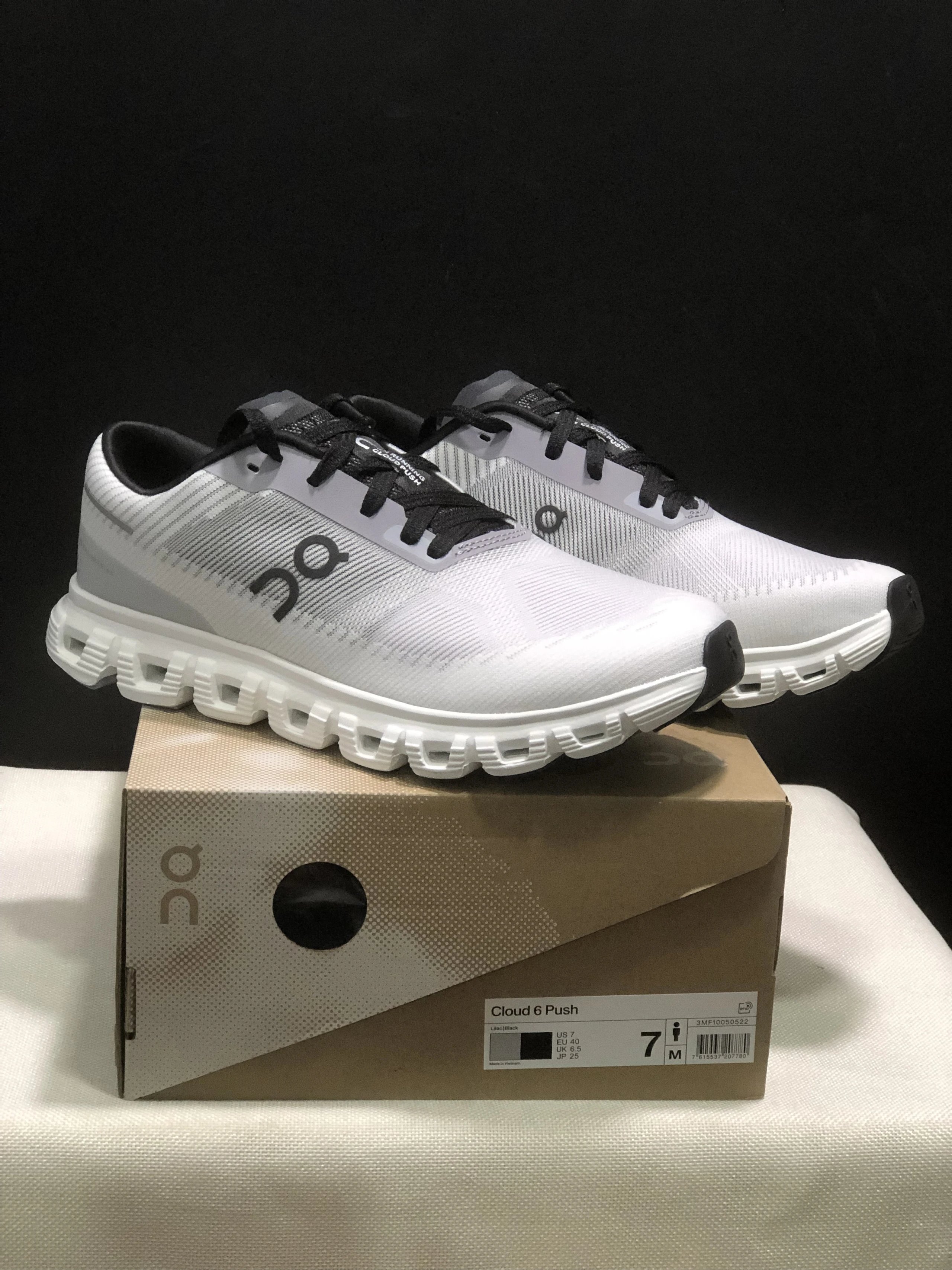 On Sneakers Cloudsurfer Max — 23