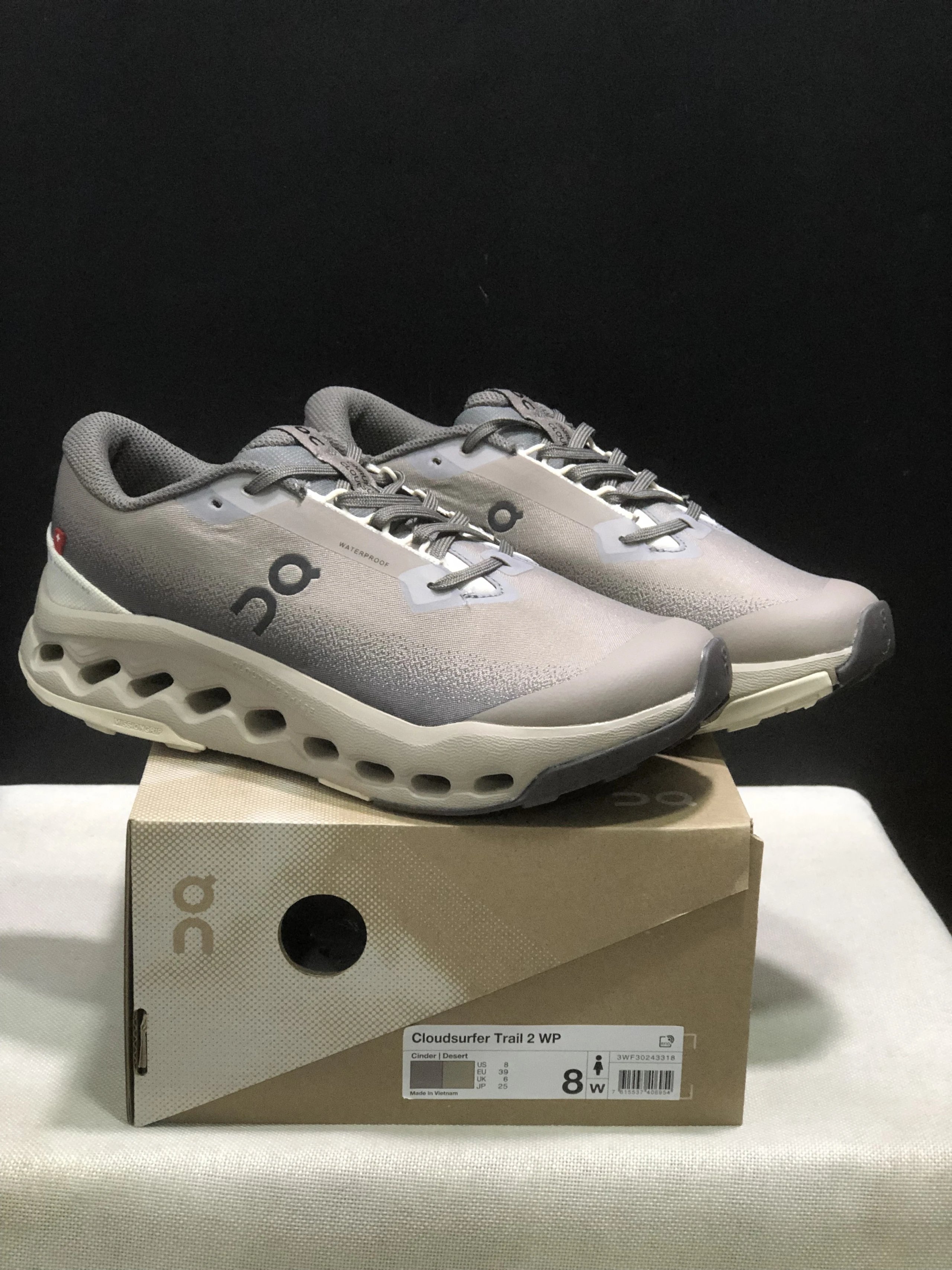 On Sneakers Cloudsurfer Trail 2 WP — 38