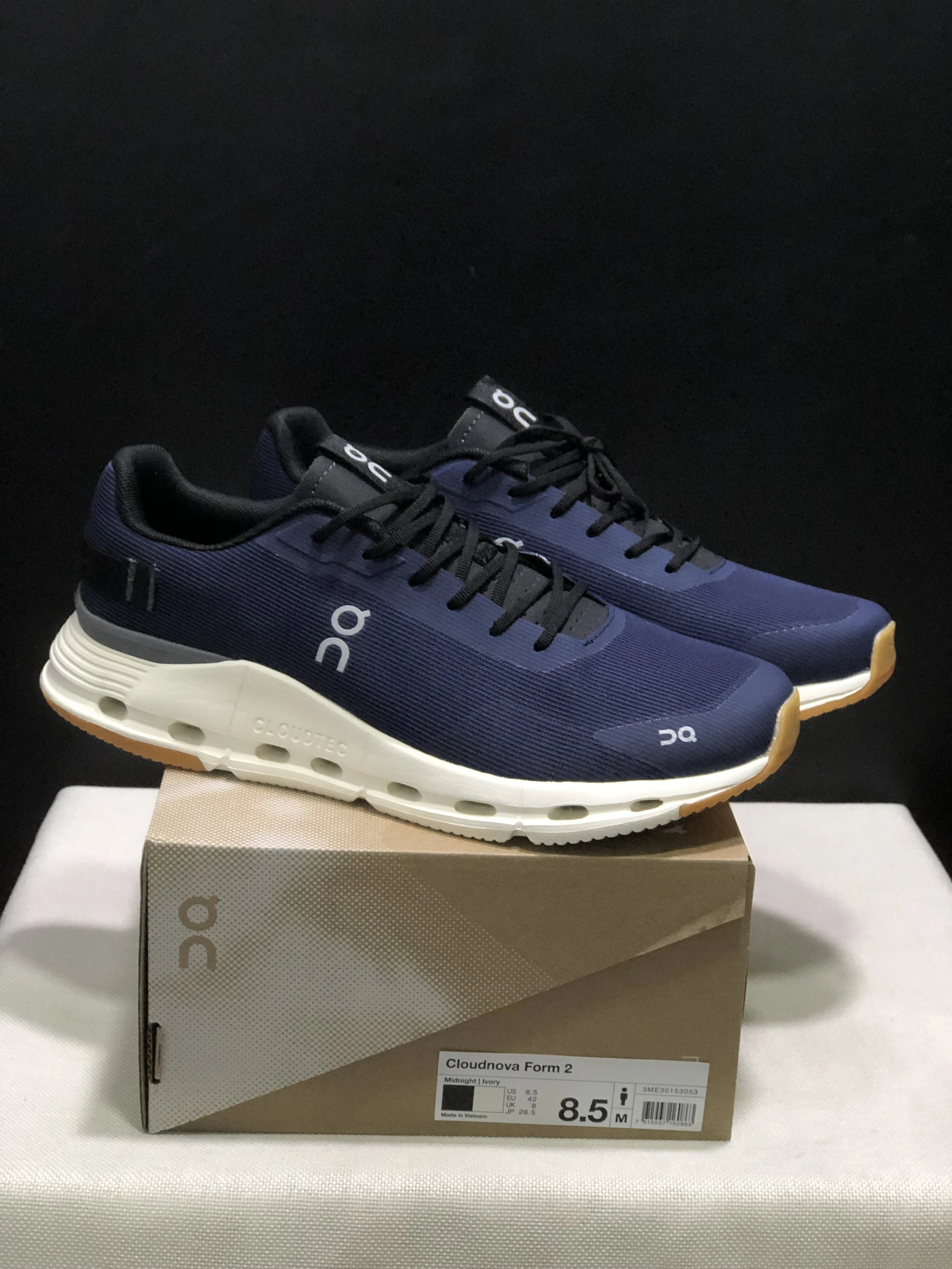 On Cloudnova Form 2 and TT image 10