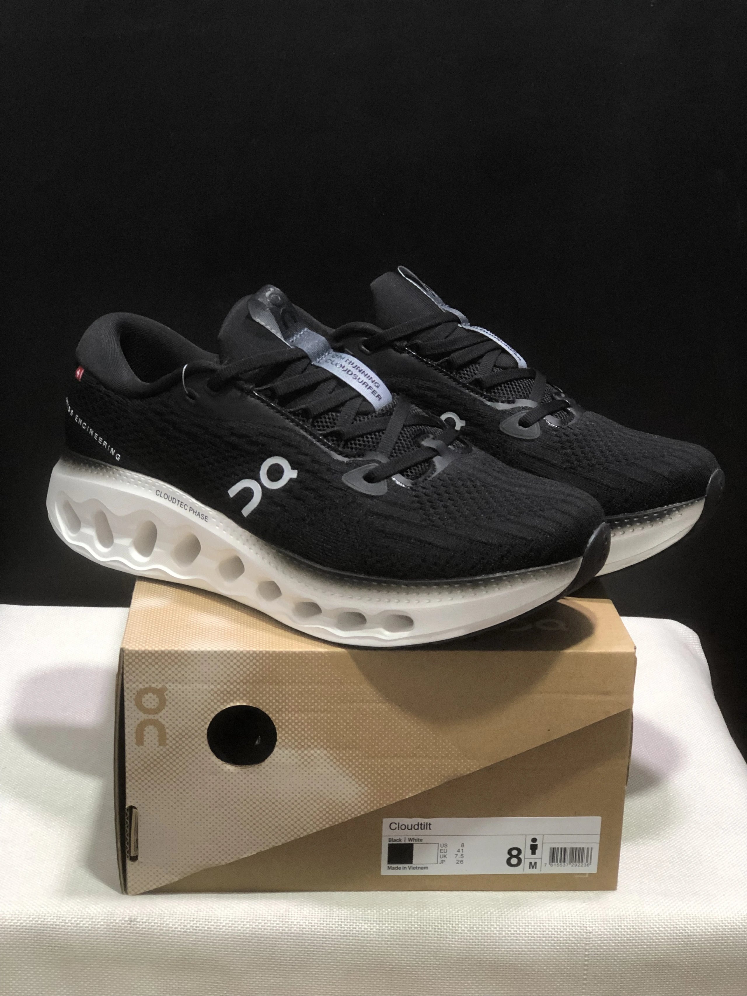 On Cloudtilt and Cloudsurfer 3 running shoes — 21
