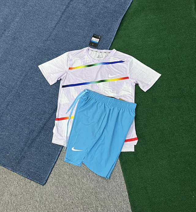 Nike Matching Sets Short-Sleeve Graphic T-Shirt and Shorts Set product detail image 9