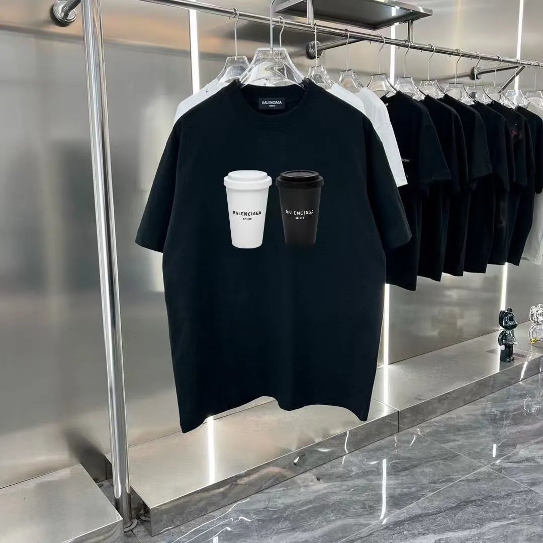 Burberry T-Shirts Short Sleeve Graphic T-Shirt — 18