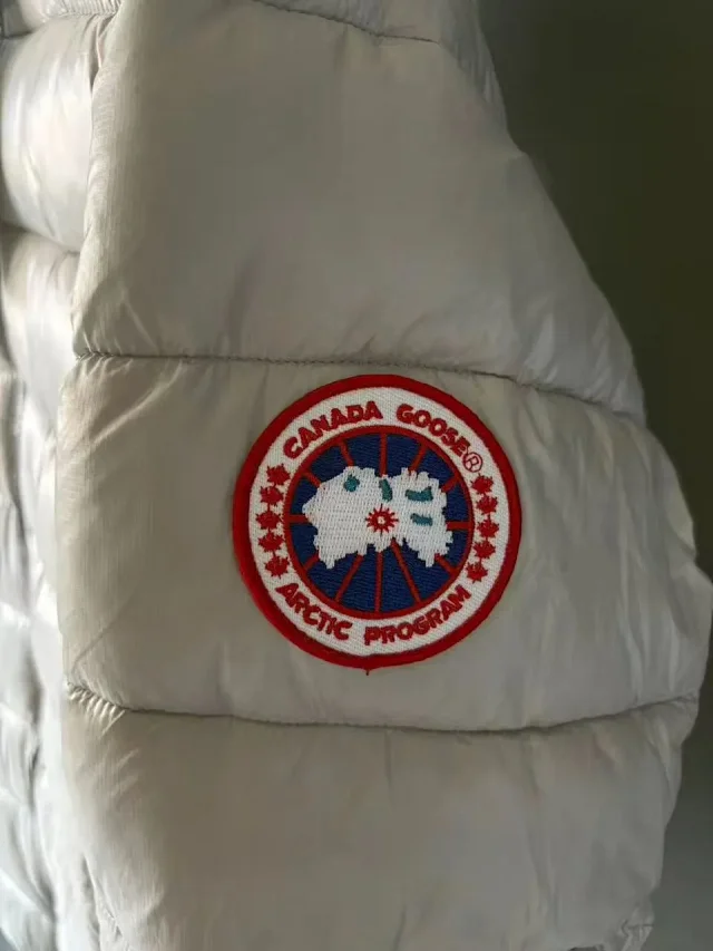 Canada Goose Down Jackets Quilted puffer jacket with Arctic Program sleeve patch product detail image 32