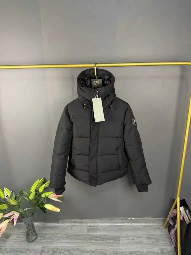 Canada Goose Down Jackets Quilted puffer jacket with Arctic Program sleeve patch product detail image 25