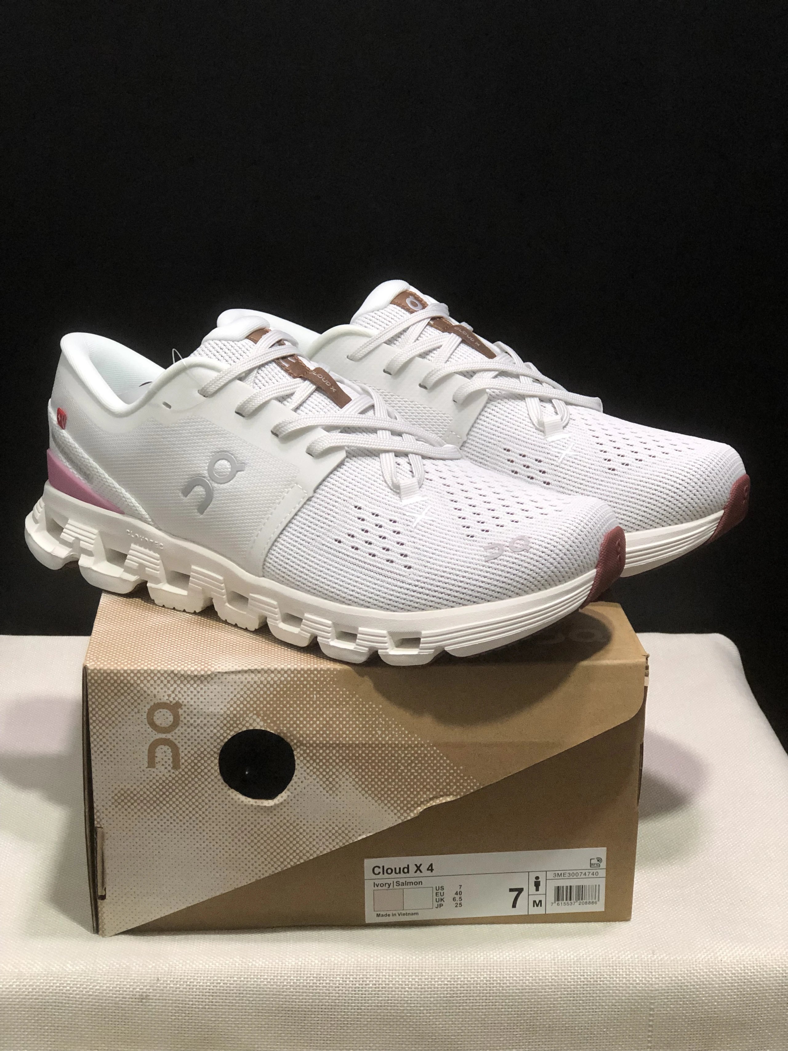 On Sneakers Cloud X 4 — 21