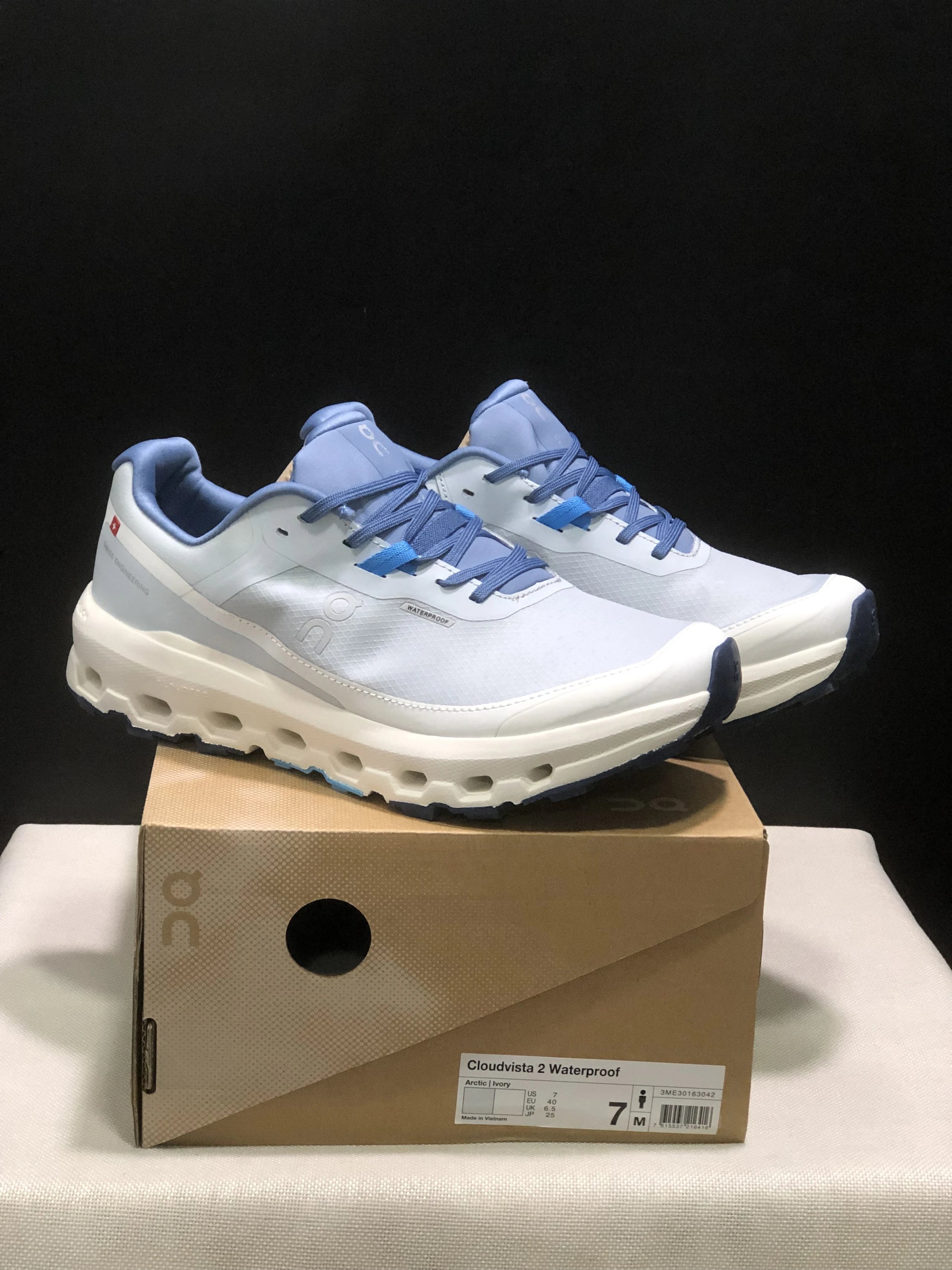 On Sneakers Cloudvista 2 — 24