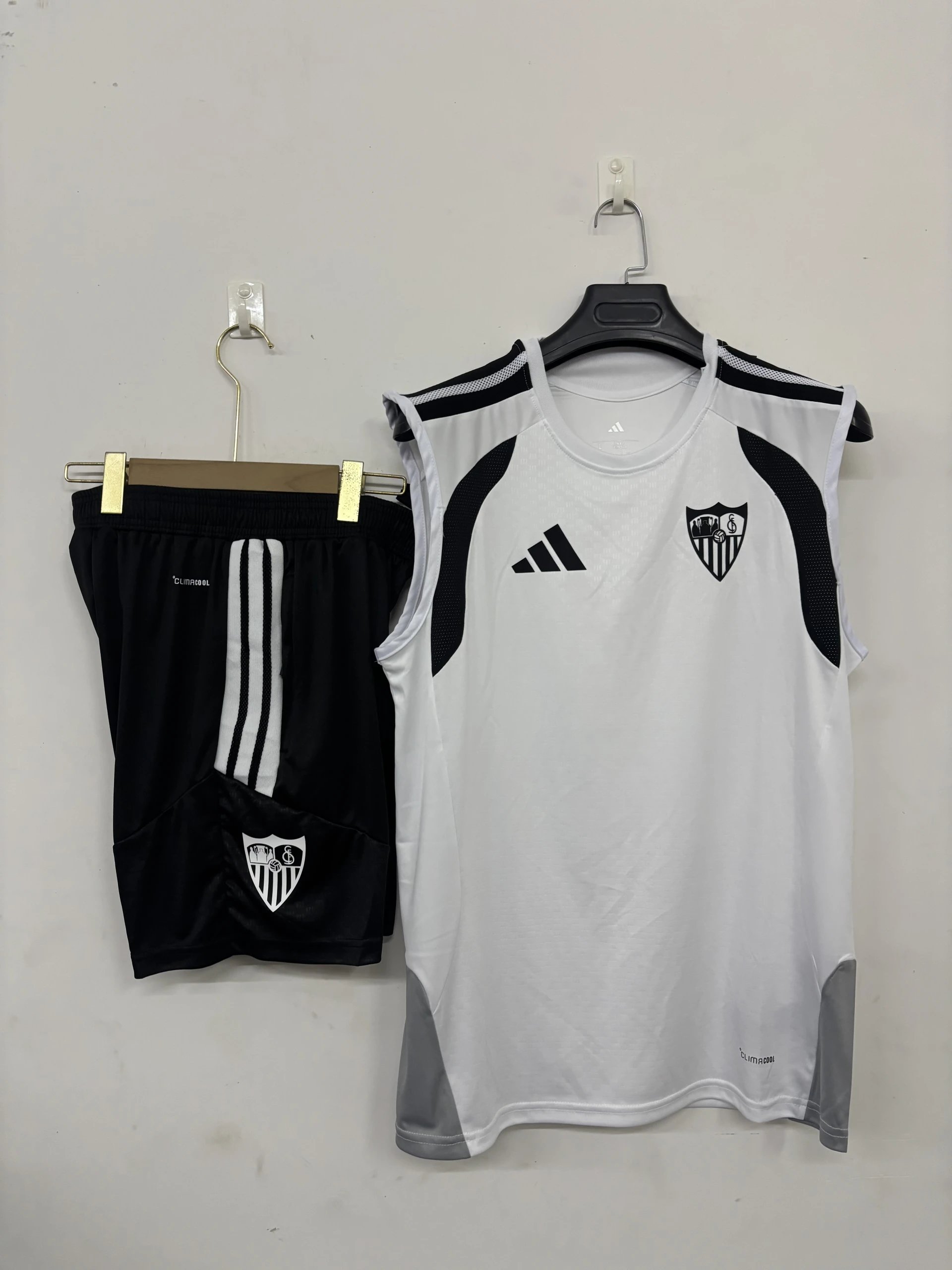 adidas Matching Sets Football training vest and shorts set image 13