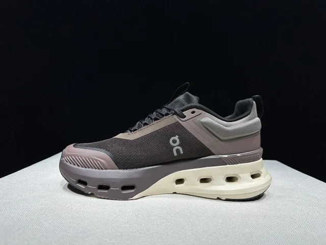 On Sneakers Cloudsurfer Trail 2 WP product detail image 6