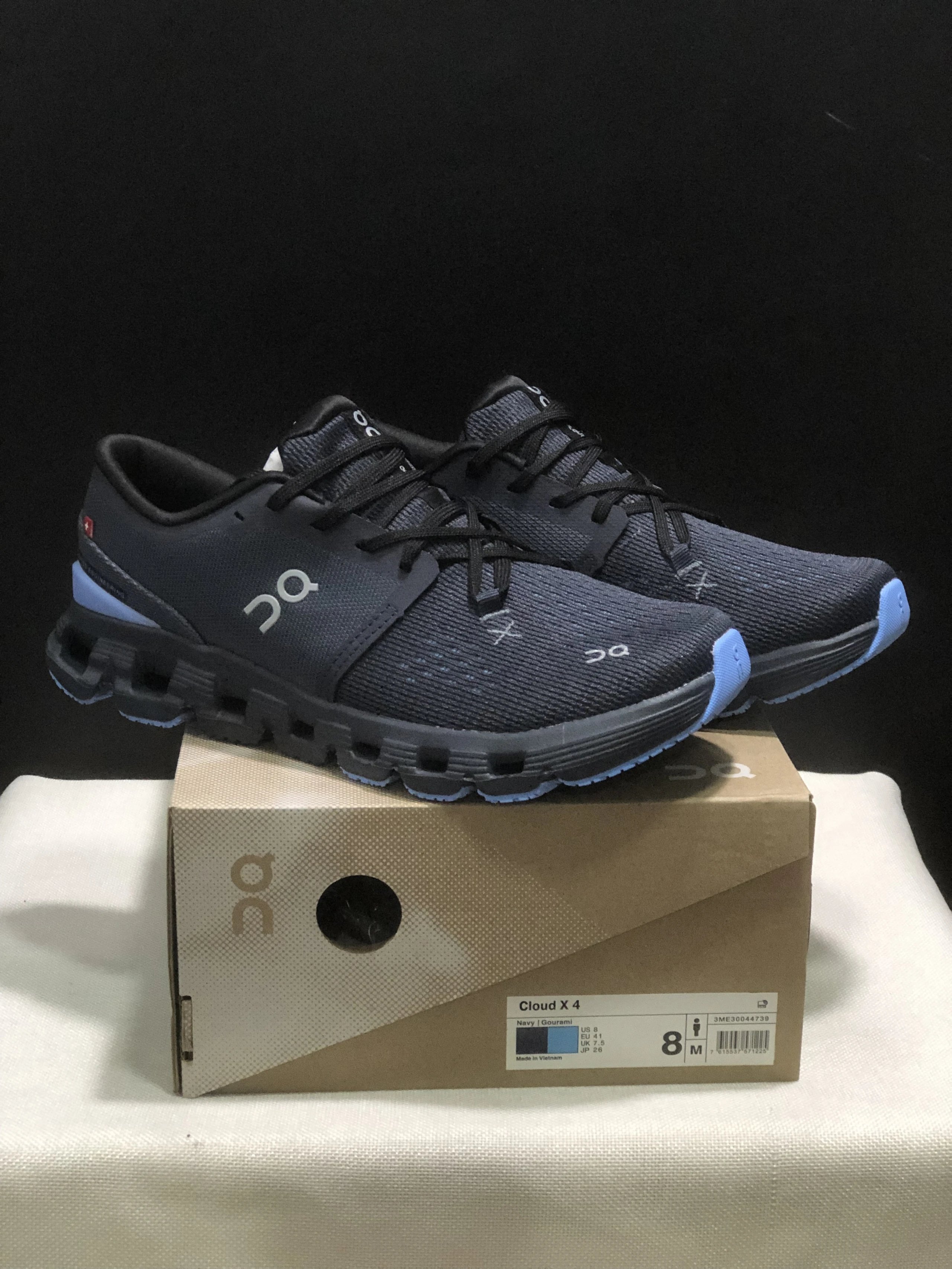 On Sneakers Cloud X 4 — 27