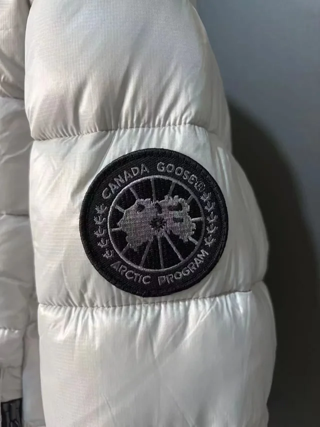 Canada Goose Down Jackets Quilted puffer jacket with Arctic Program sleeve patch product detail image 30