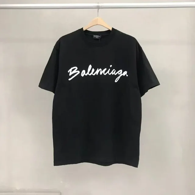 Burberry T-Shirts Short Sleeve Graphic T-Shirt product detail image 2