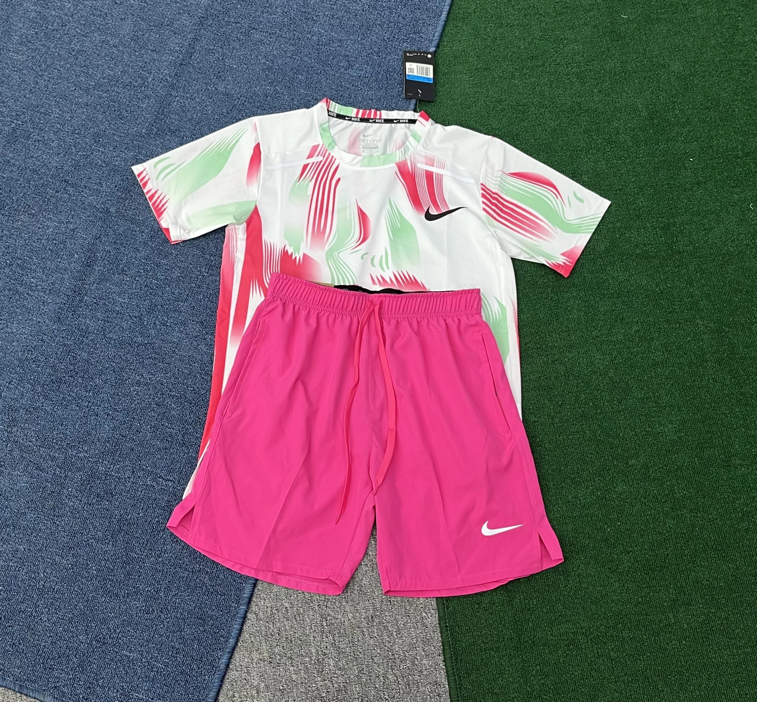 Nike Matching Sets Dri-FIT short-sleeve T-shirt and shorts set — 1