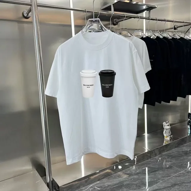 Burberry T-Shirts Short Sleeve Graphic T-Shirt product detail image 14