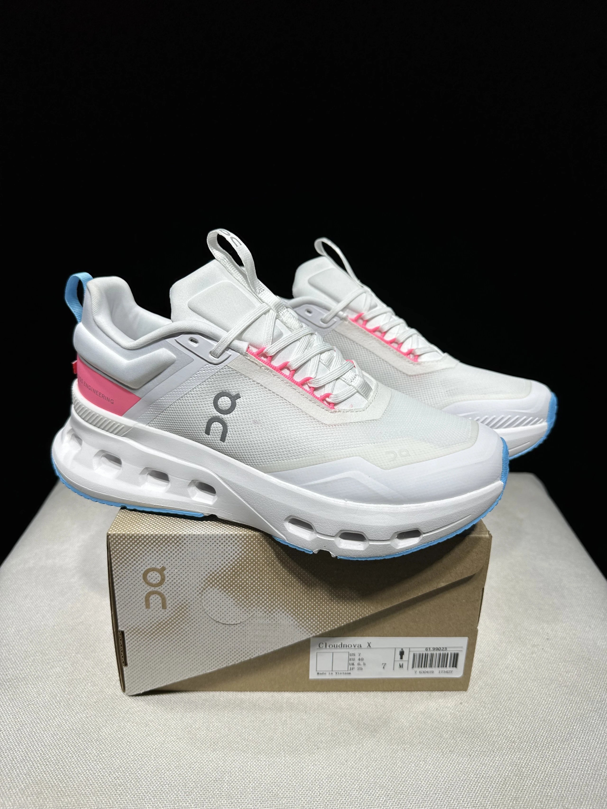 On Sneakers Cloudsurfer Trail 2 WP — 24