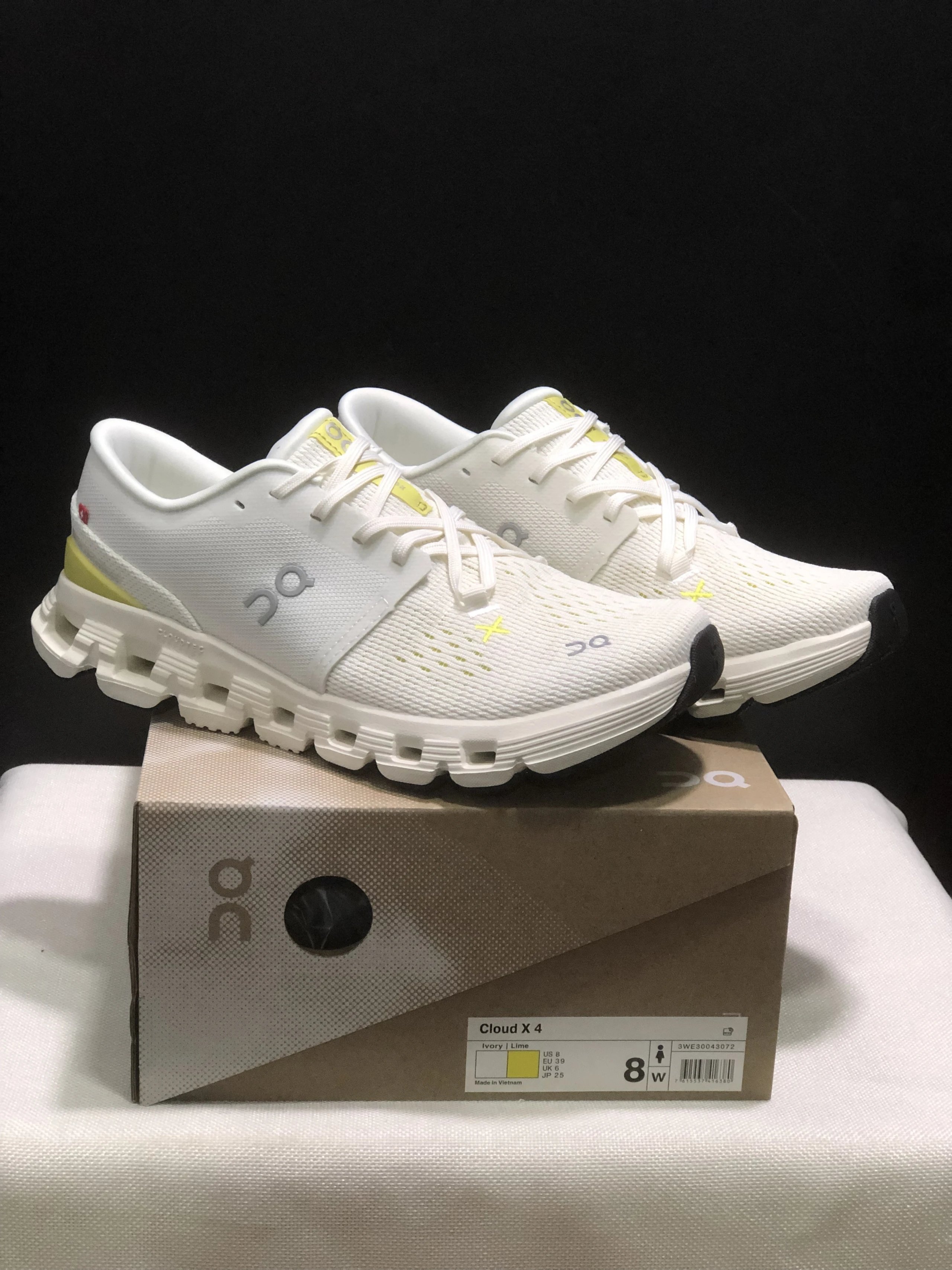 On Sneakers Cloud X 4 image 7