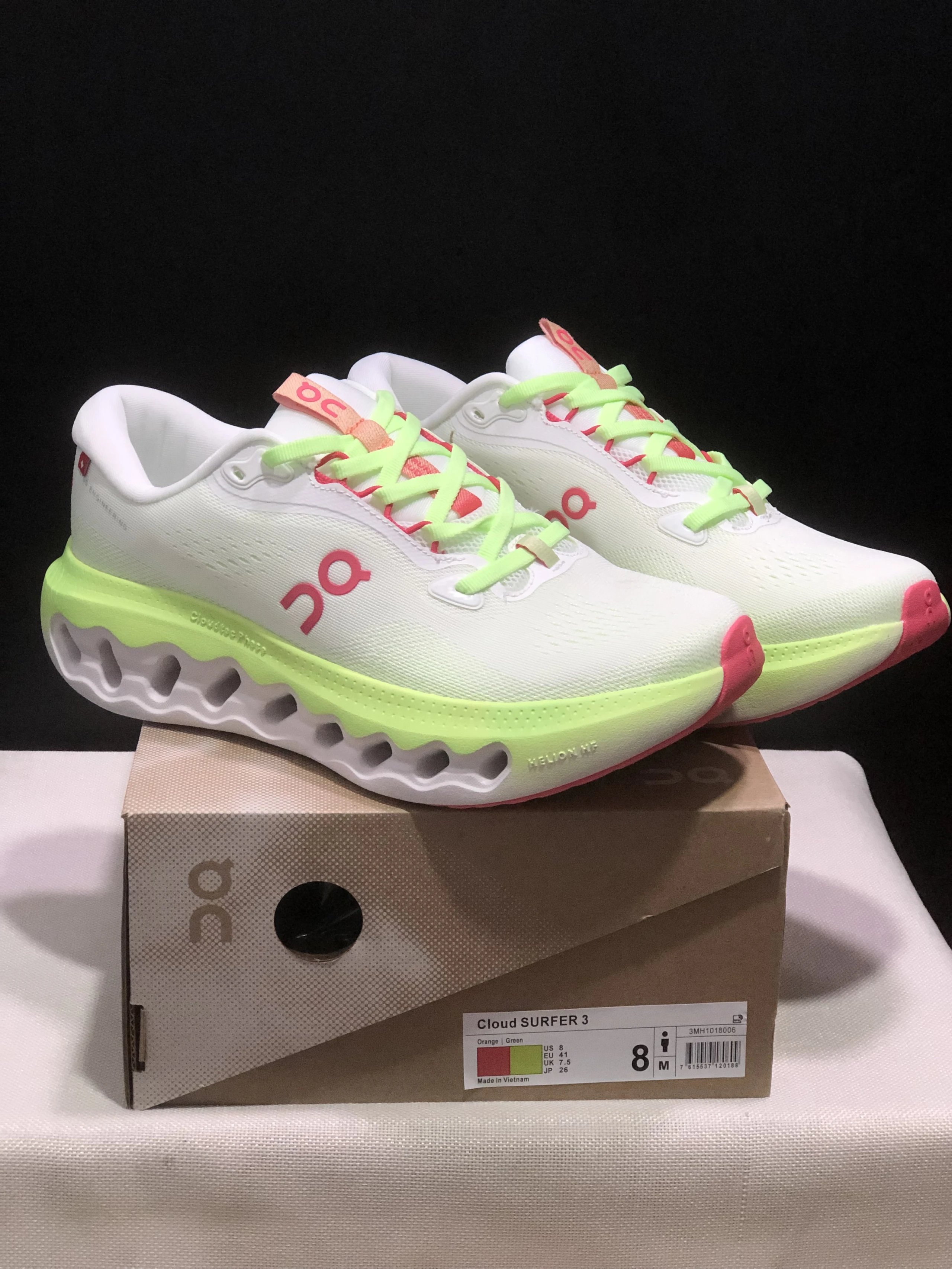 On Cloudtilt and Cloudsurfer 3 running shoes — 28