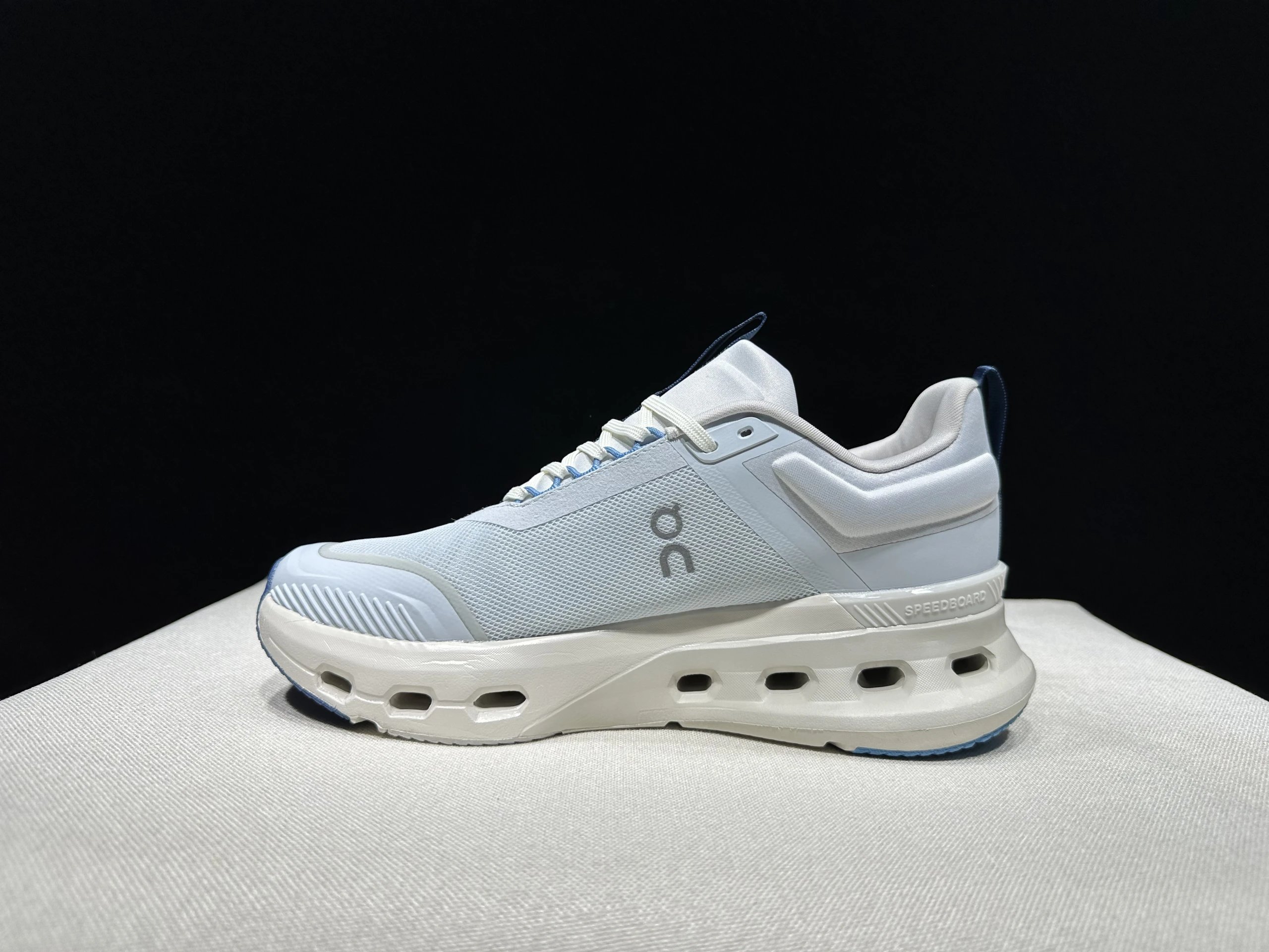 On Sneakers Cloudsurfer Trail 2 WP — 16