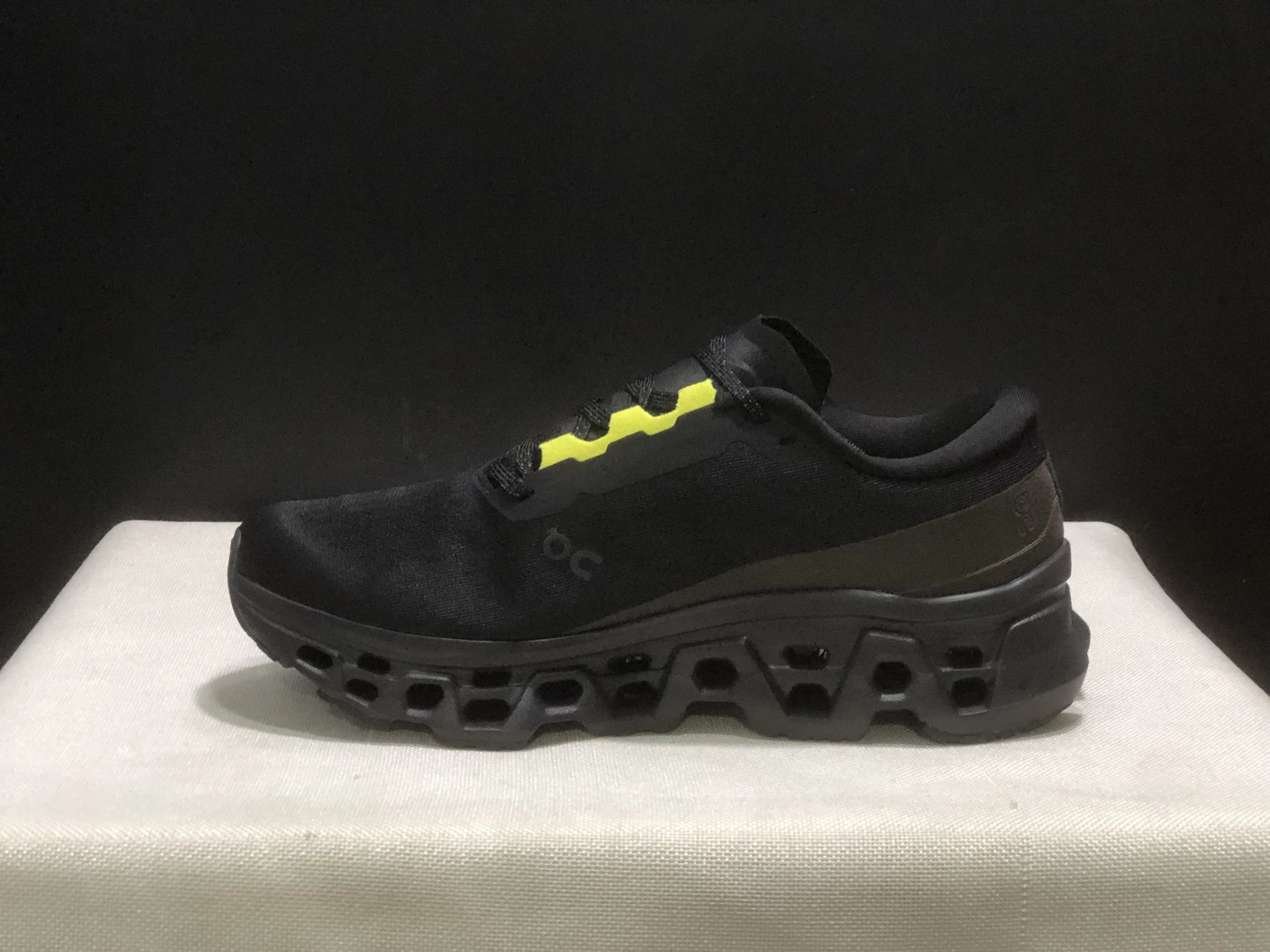 On Sneakers Cloudmonster 3 image 2