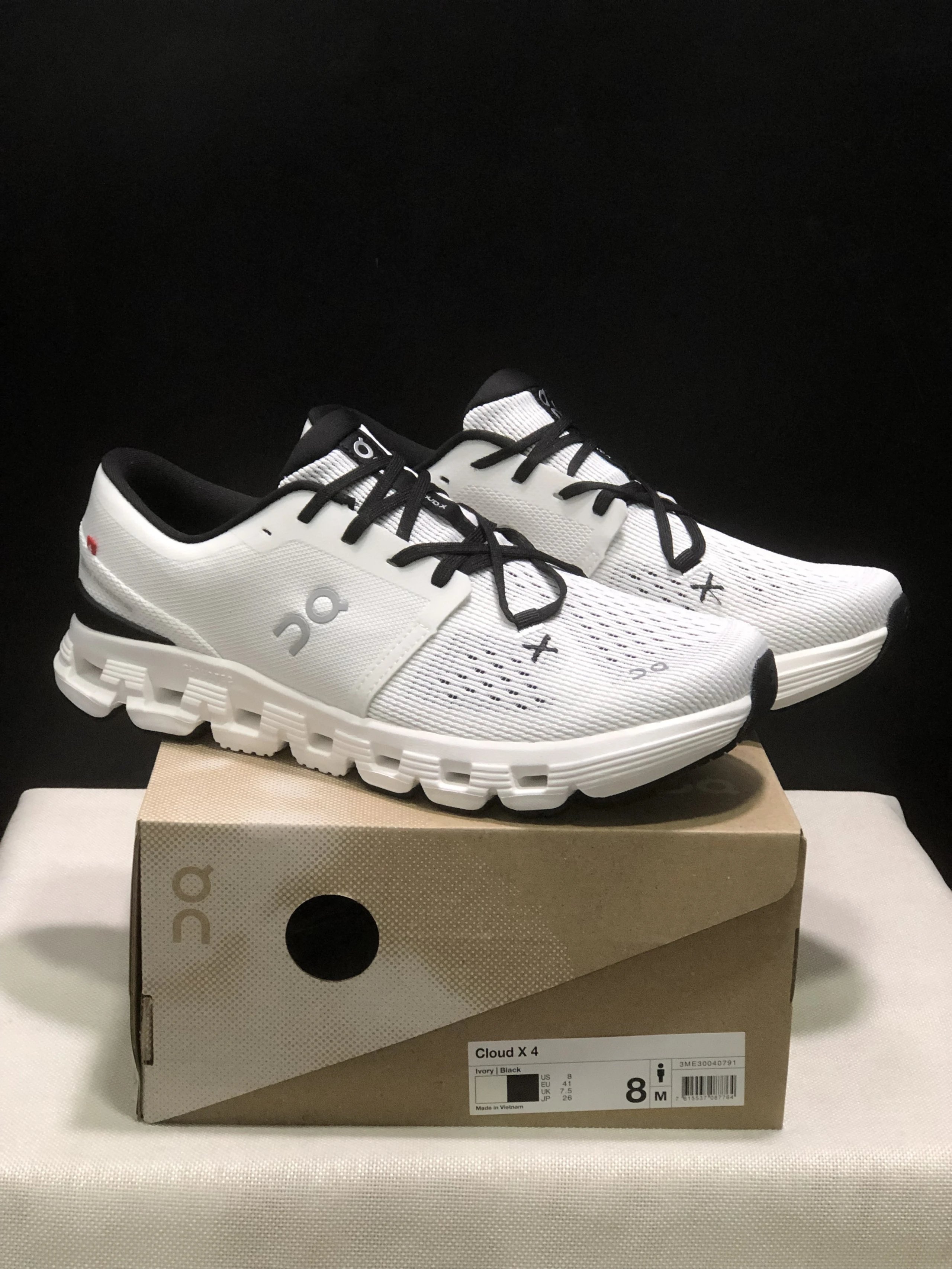 On Sneakers Cloud X 4 — 32