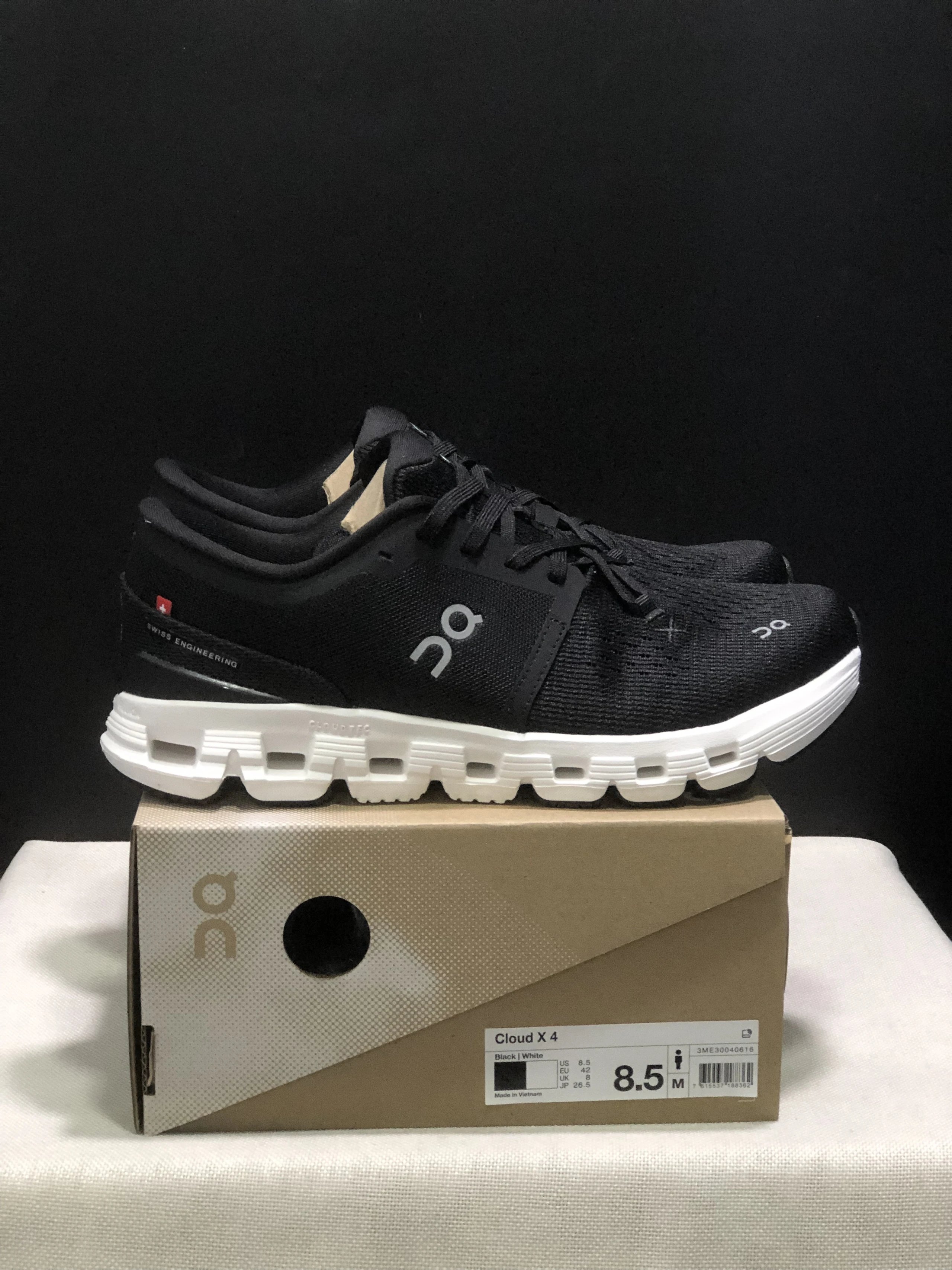 On Sneakers Cloud X 4 image 9
