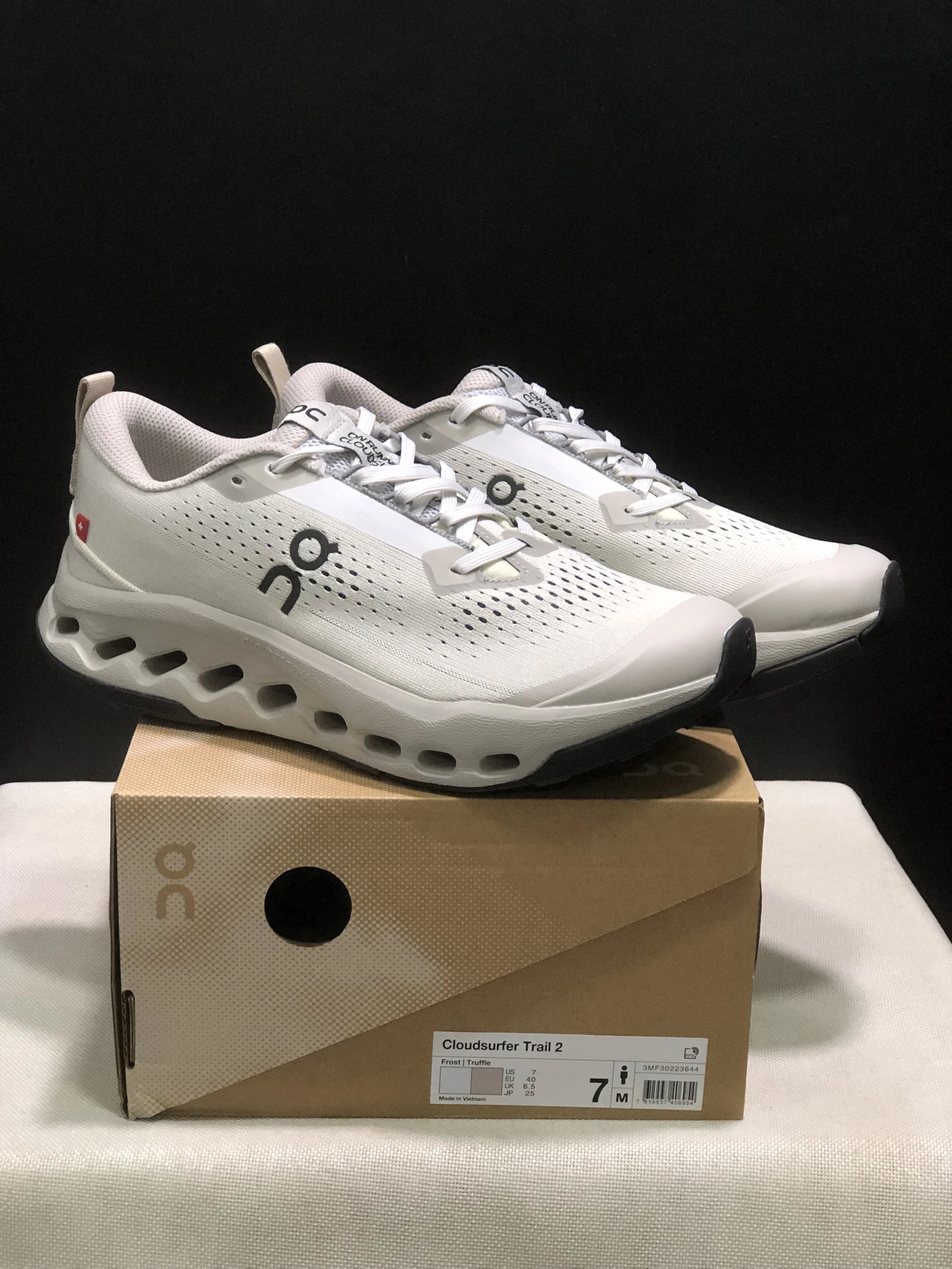 On Sneakers Cloudsurfer Trail 2 WP — 31