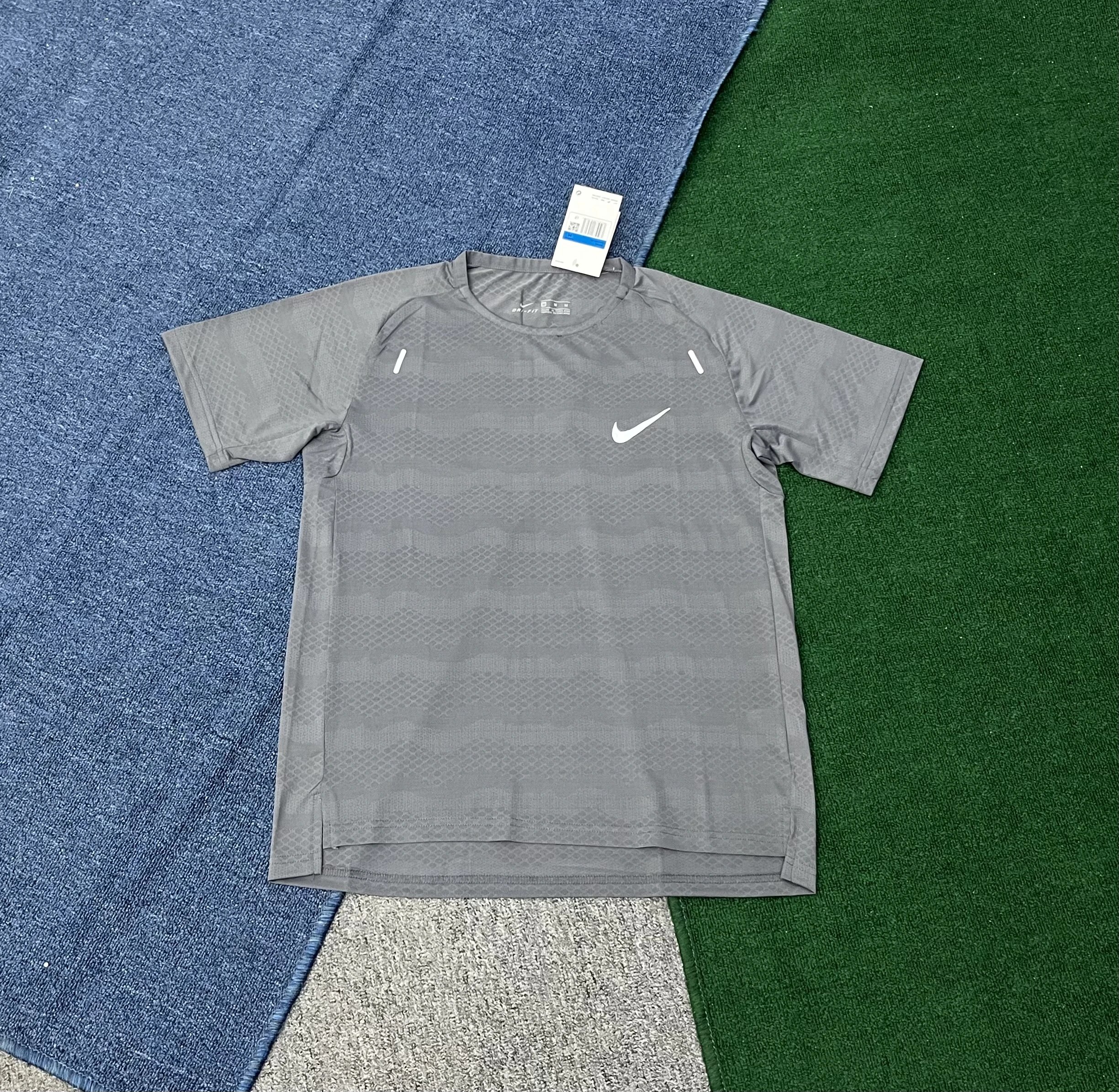 Nike T-Shirts Dri-FIT Short-Sleeve T-Shirt image 6