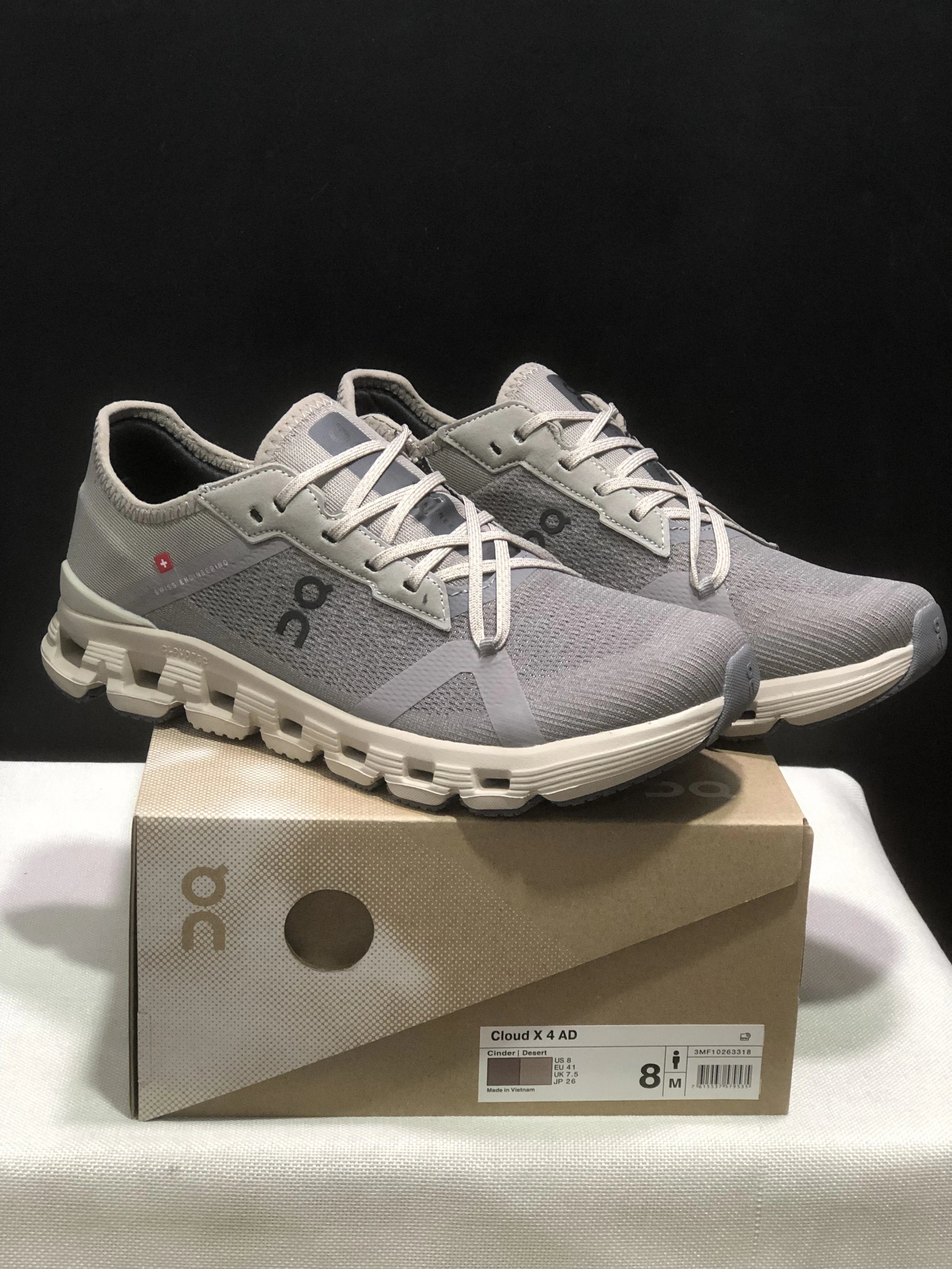 On Sneakers Cloud X 4 — 8