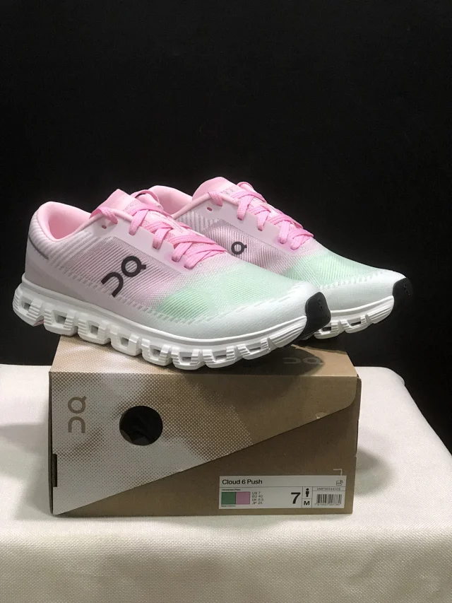 On Sneakers Cloudsurfer Max product detail image 7