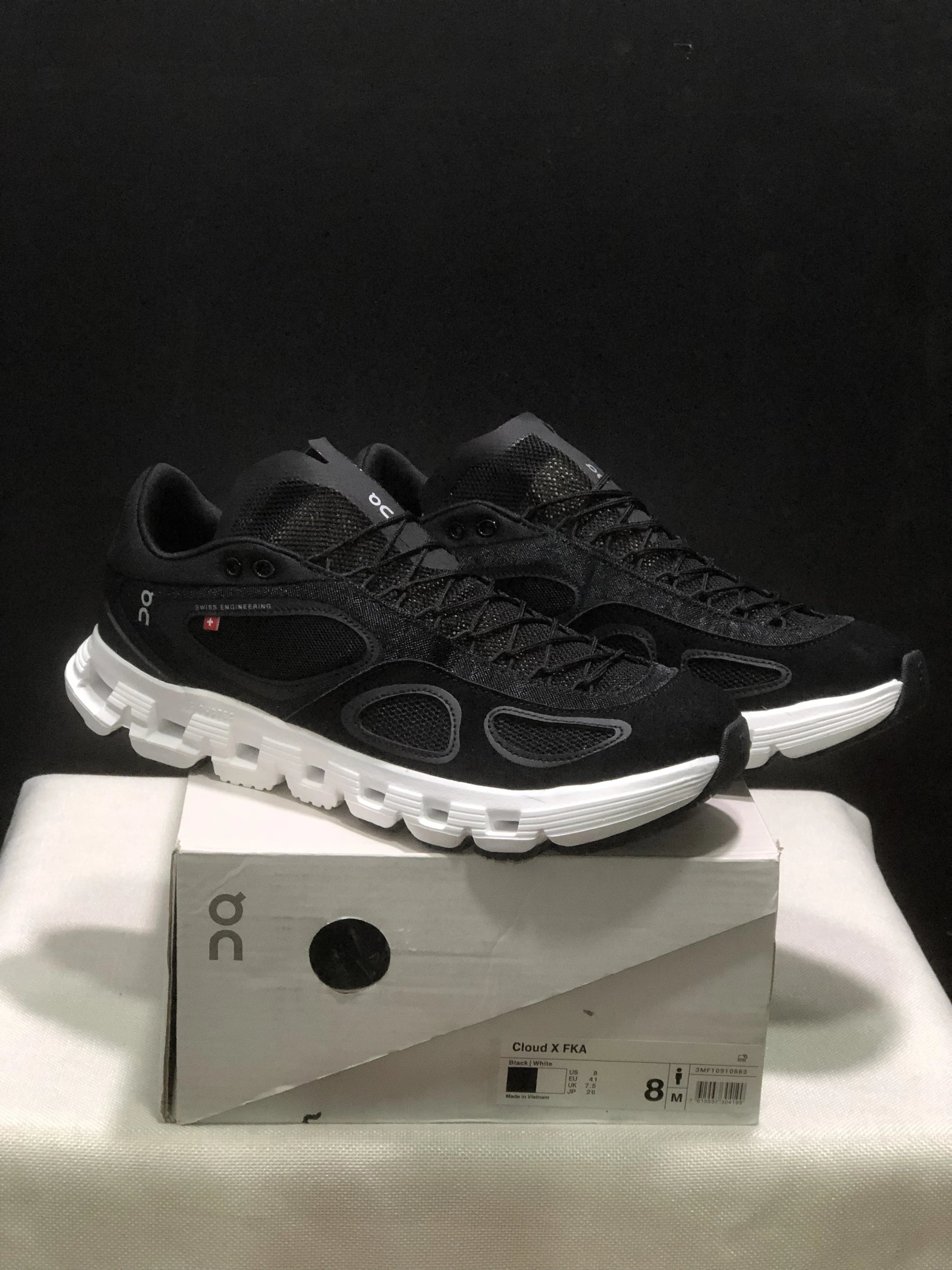 On Sneakers Cloudsurfer Trail 2 WP — 20