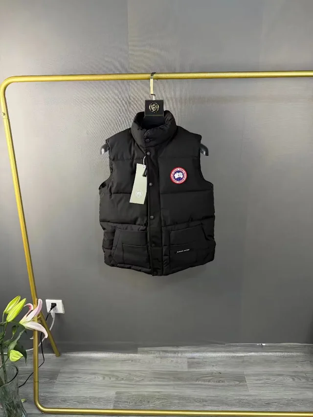 Canada Goose Vests Quilted Puffer Vest with Stand Collar product detail image 14