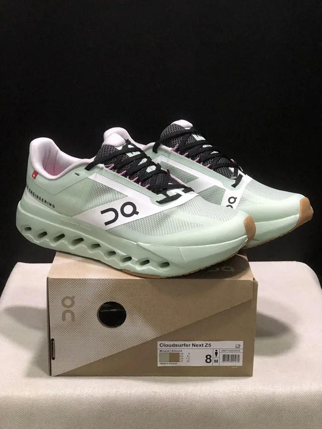 On Sneakers Cloudsurfer Next Z5 product detail image 5
