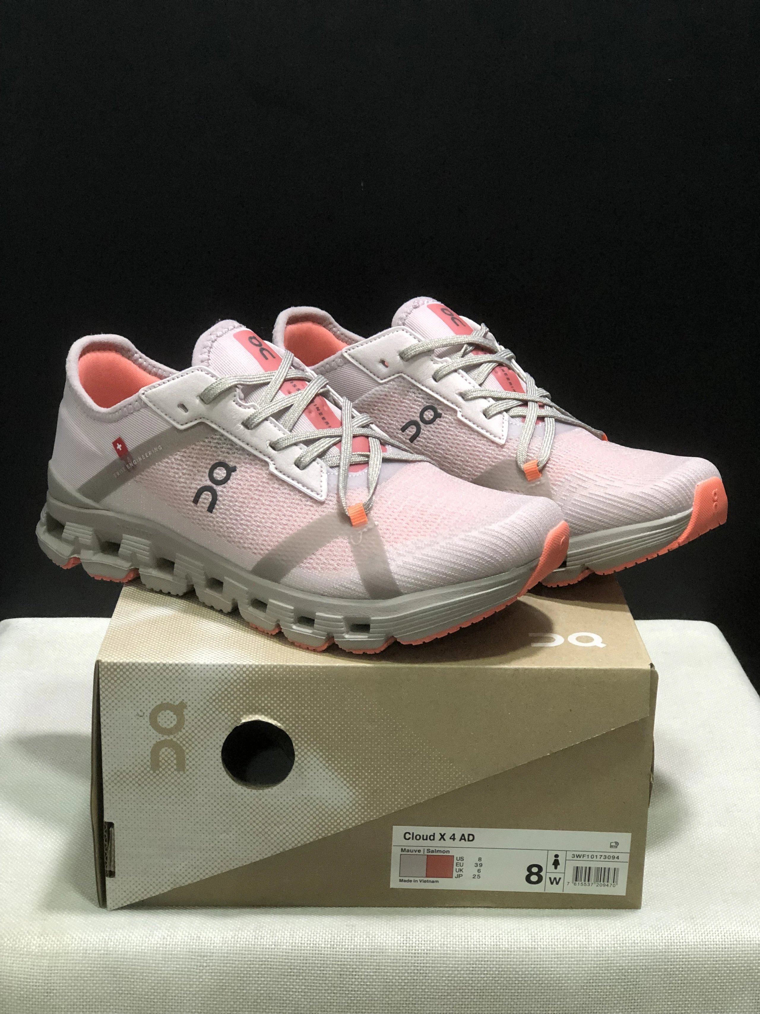 On Sneakers Cloud X 4 — 23