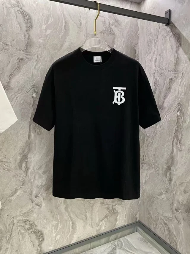 Burberry T-Shirts Short Sleeve Graphic T-Shirt product detail image 32