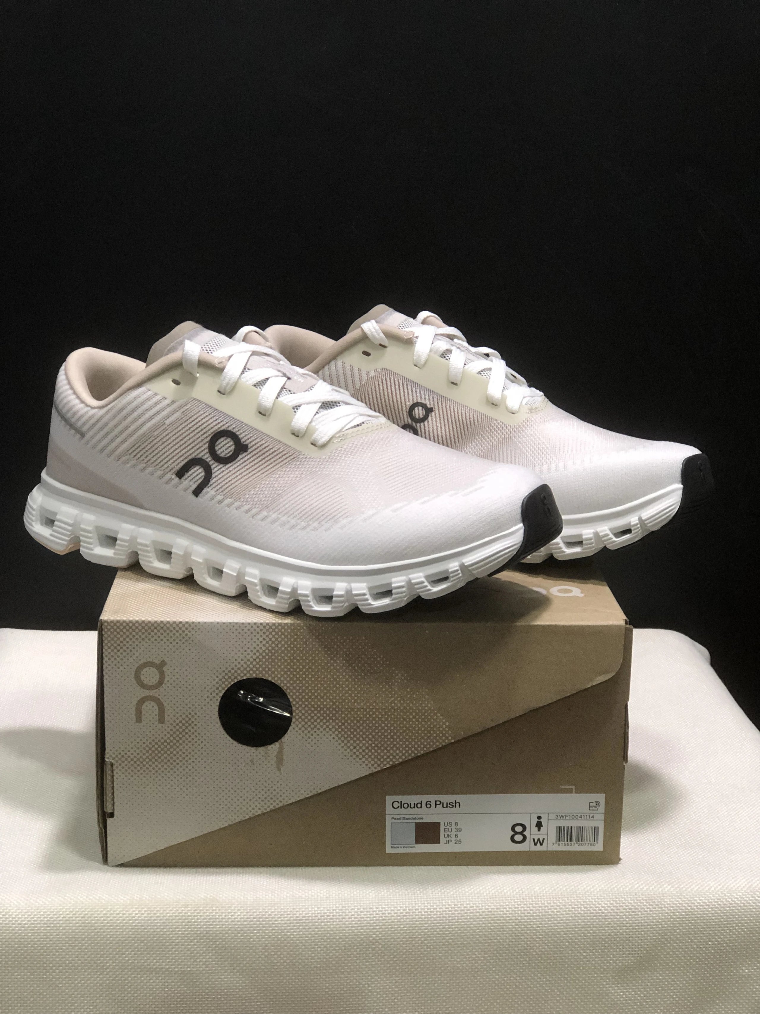 On Sneakers Cloudsurfer Max — 24