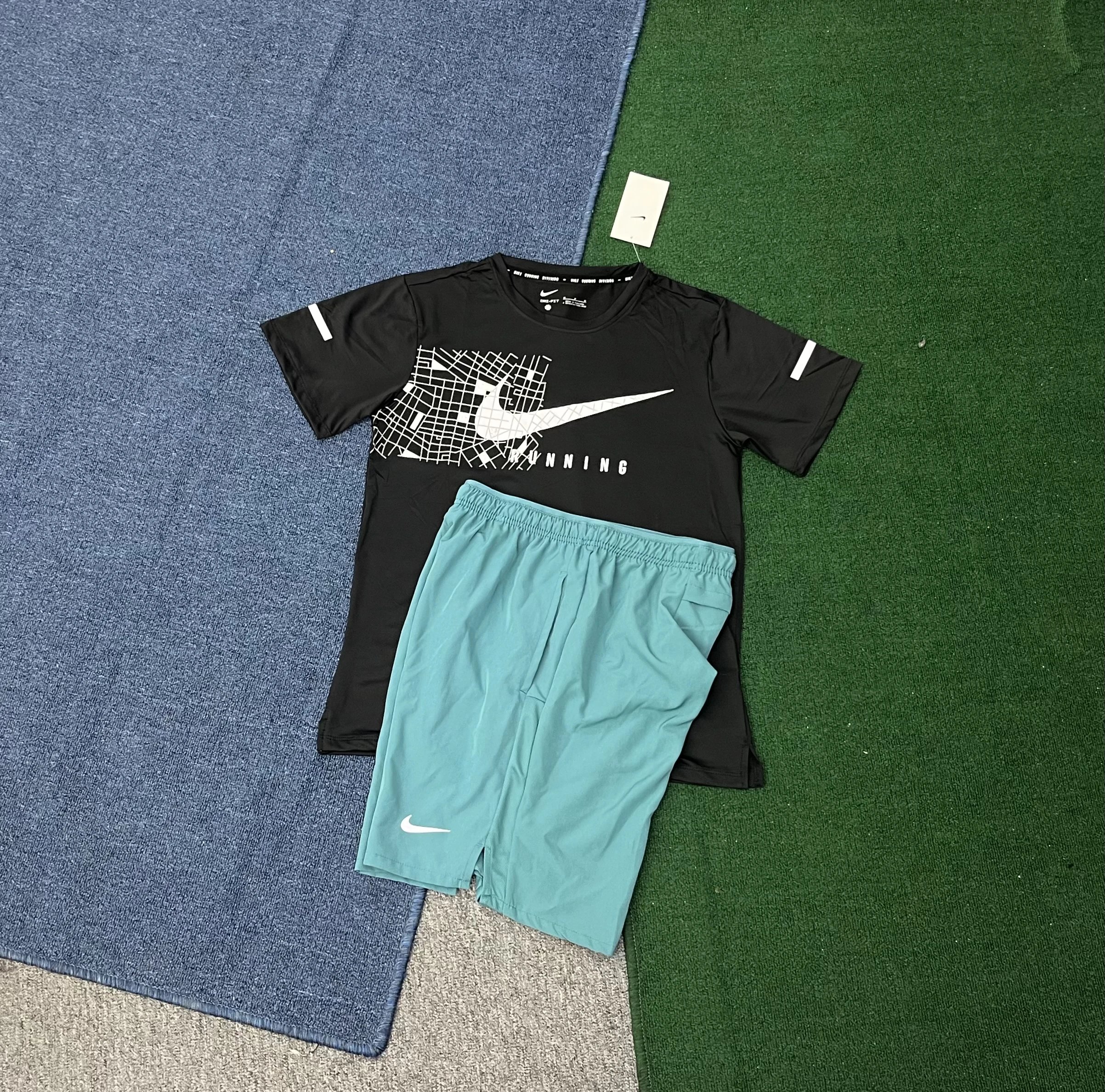 Nike Matching Sets Reflective graphic running T-shirt and shorts set image 9