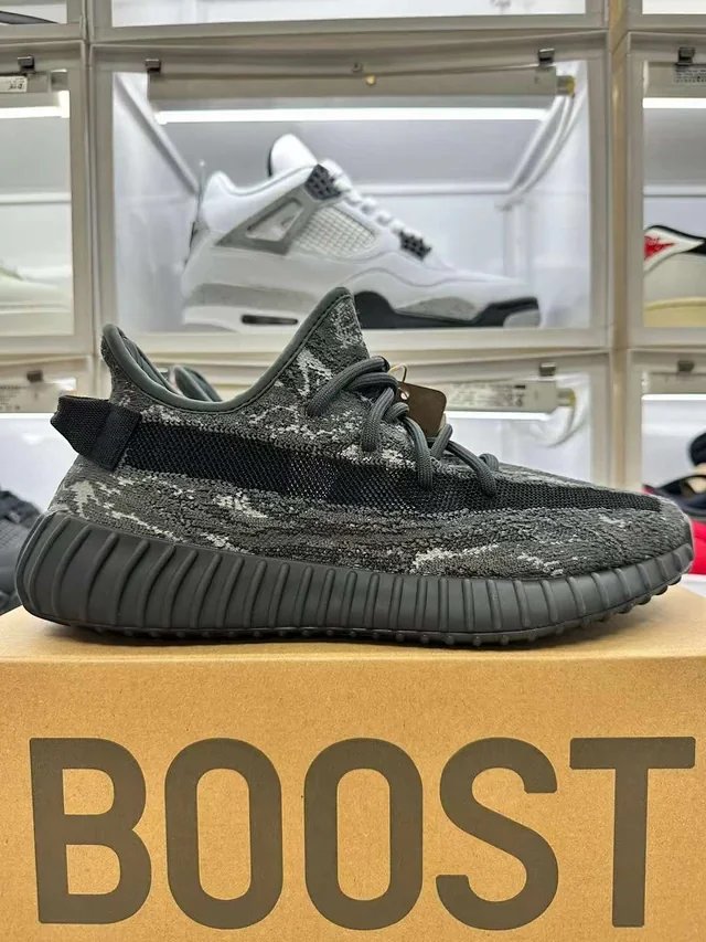 Adidas Yeezy Boost 350 Running Shoes