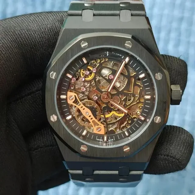 Audemars Piguet Watches Royal Oak automatic watch with octagonal bezel and integrated bracelet product detail image 9