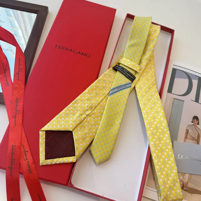 Ferragamo Ties Horseshoe-pattern silk necktie product detail image 3